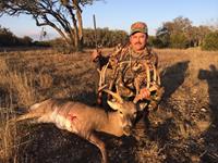 Texas Whitetail Hunts with professional hunting guide Dan Moody Hunting Services in Texas