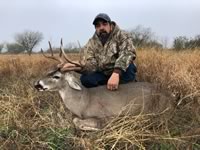 Texas Whitetail Hunts with professional hunting guide Dan Moody Hunting Services in Texas