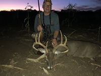 Texas Whitetail Hunts with professional hunting guide Dan Moody Hunting Services in Texas