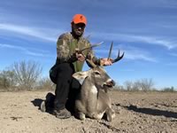 Texas Whitetail Hunts with professional hunting guide Dan Moody Hunting Services in Texas
