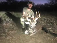 Texas Whitetail Hunts with professional hunting guide Dan Moody Hunting Services in Texas